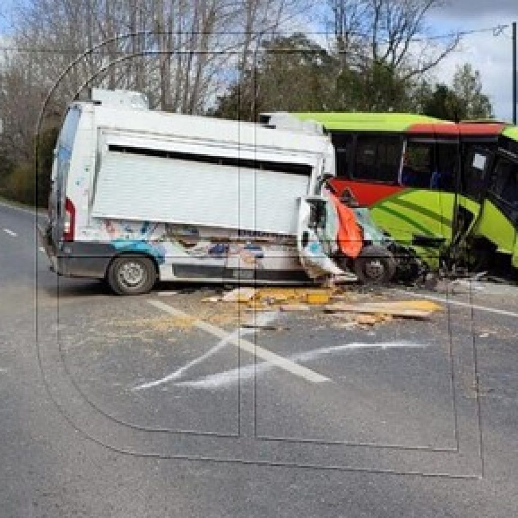 Un muerto dejó choque frontal entre dos vehículos en la ruta Villarrica-Loncoche