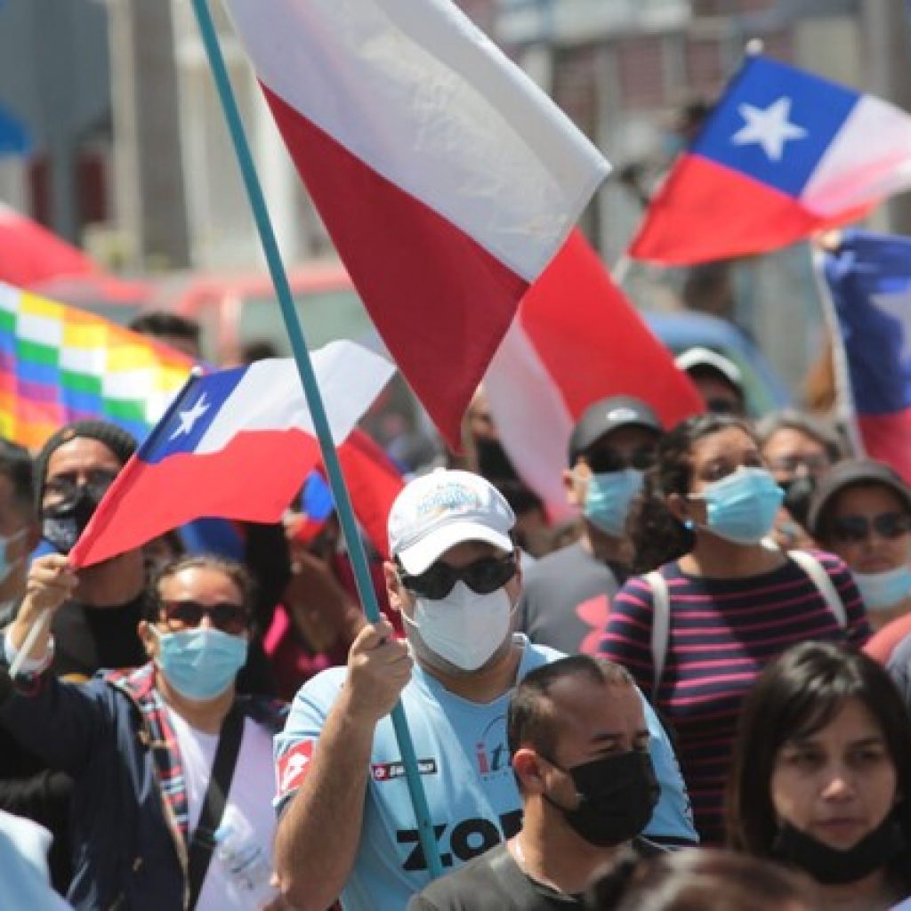 Crisis migratoria: Vecinos marchan en Iquique contra la inmigración irregular