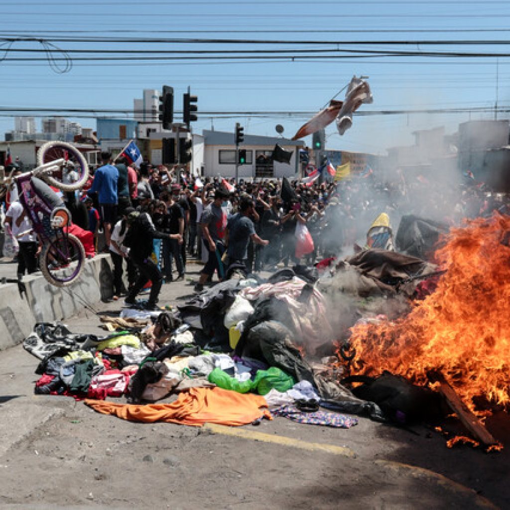 Relator de la ONU criticó quema de pertenencias de inmigrantes en Iquique
