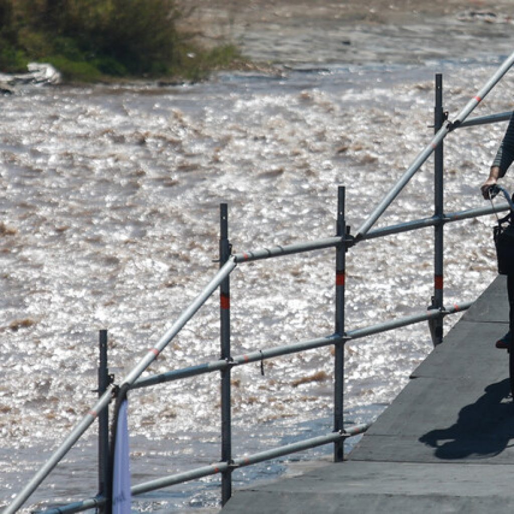 Orrego encabeza reactivación del paseo urbano “Mapocho Pedaleable” provisorio