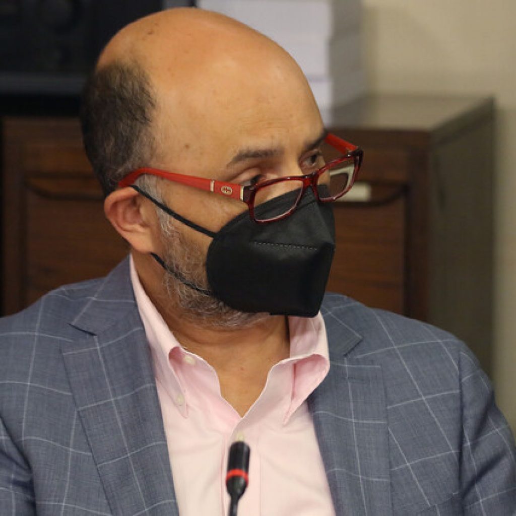 Cuarto retiro: Ilabaca y Castro exhortan al oficialismo a "escuchar a la gente"