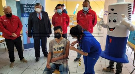 Covid-19: Refuerzan vacunación con operativos en establecimientos educacionales