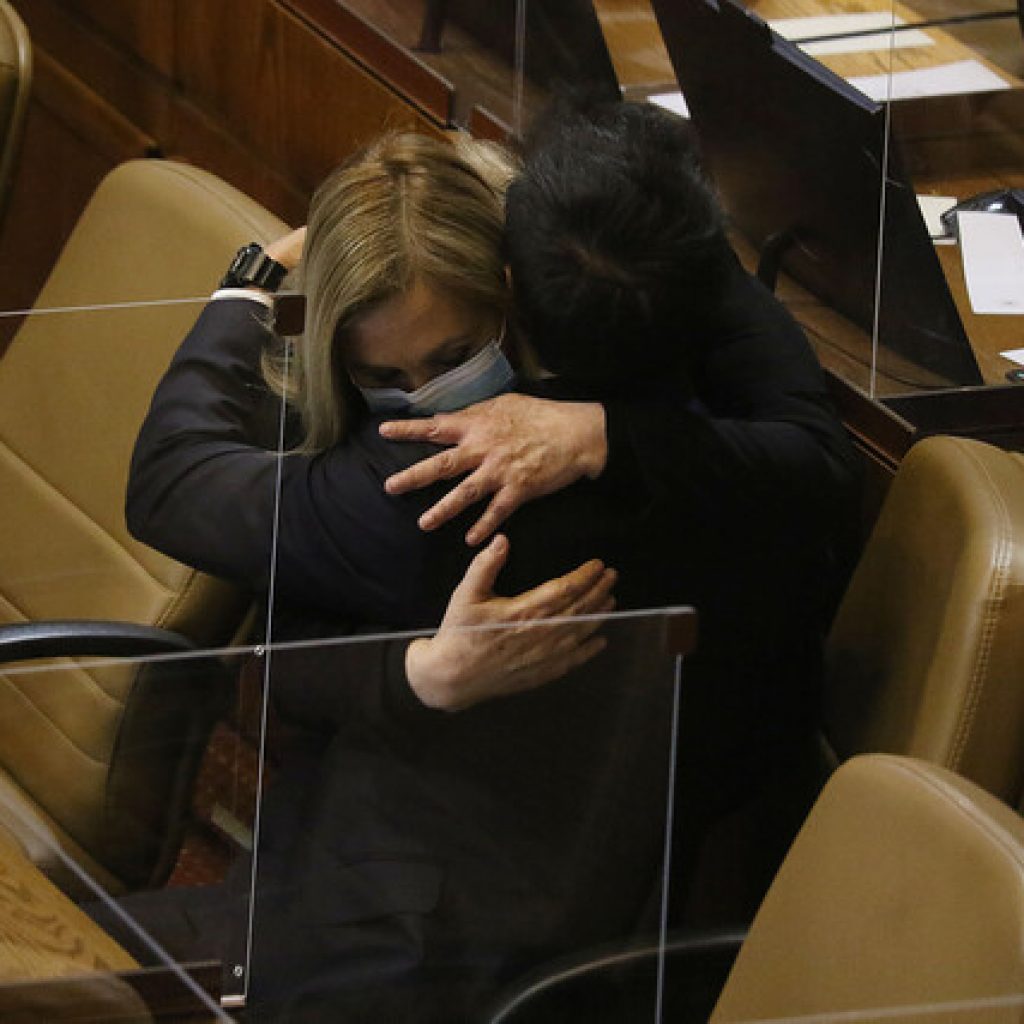 Jiles: “Le entrego la batuta de este cuarto retiro a la senadora Provoste”