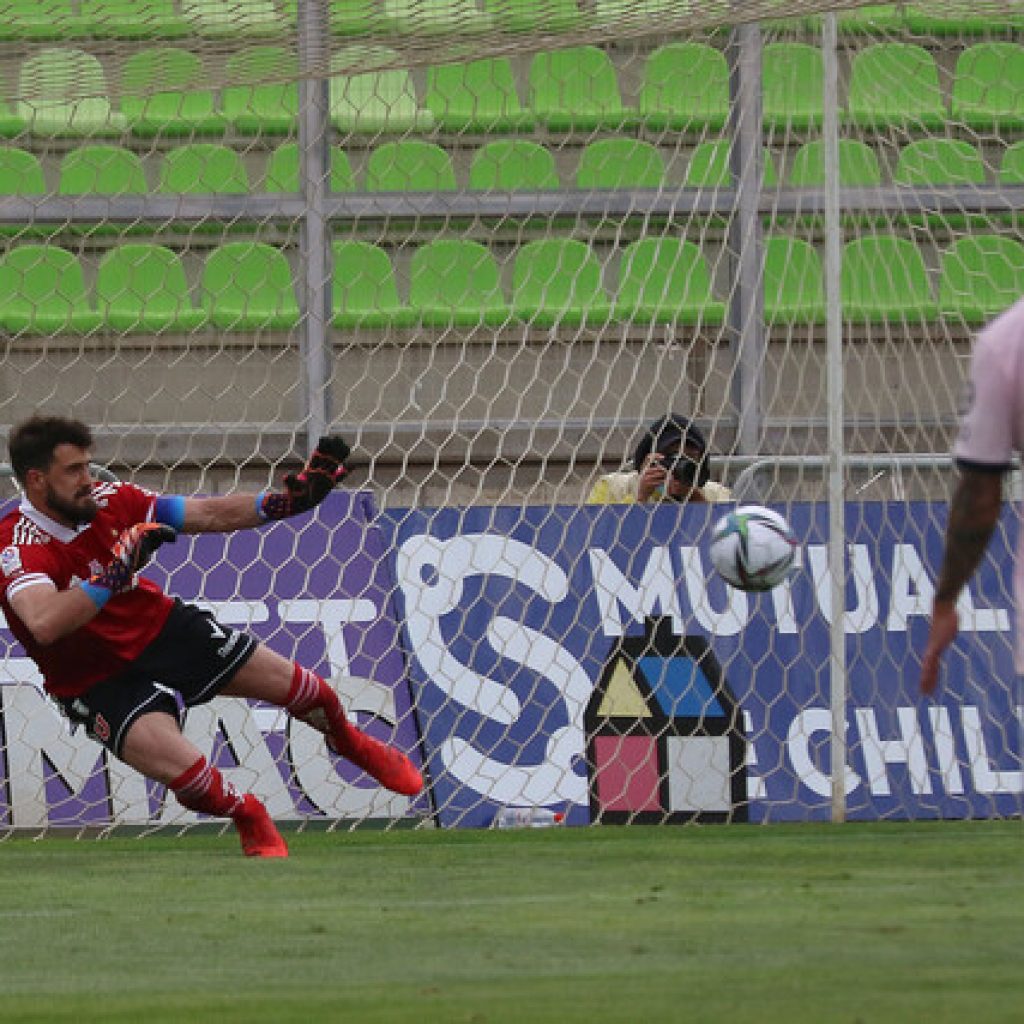 Santiago Wanderers derrotó a la "U" y sigue soñando con el milagro