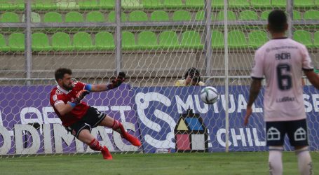 Santiago Wanderers derrotó a la “U” y sigue soñando con el milagro