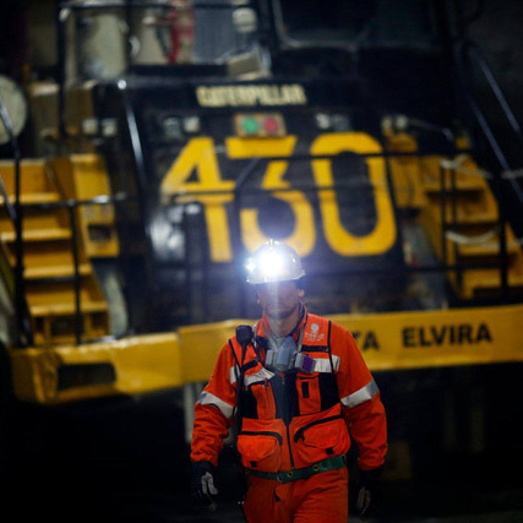 Codelco cierra negociación colectiva anticipada con sindicatos de El Teniente