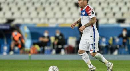 Serie A: Gary Medel cometió un penal en derrota de Bologna ante Napoli
