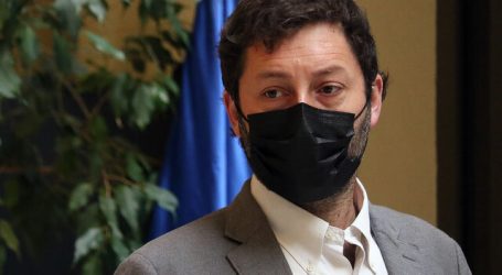 Coloma emplazó a la oposición por proyecto que facilita instalación de portones