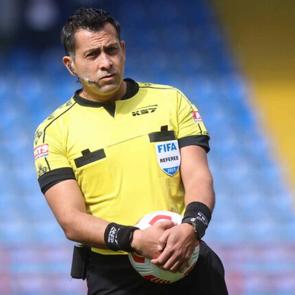 Julio Bascuñán estará a cargo del VAR en la final de la Copa Libertadores