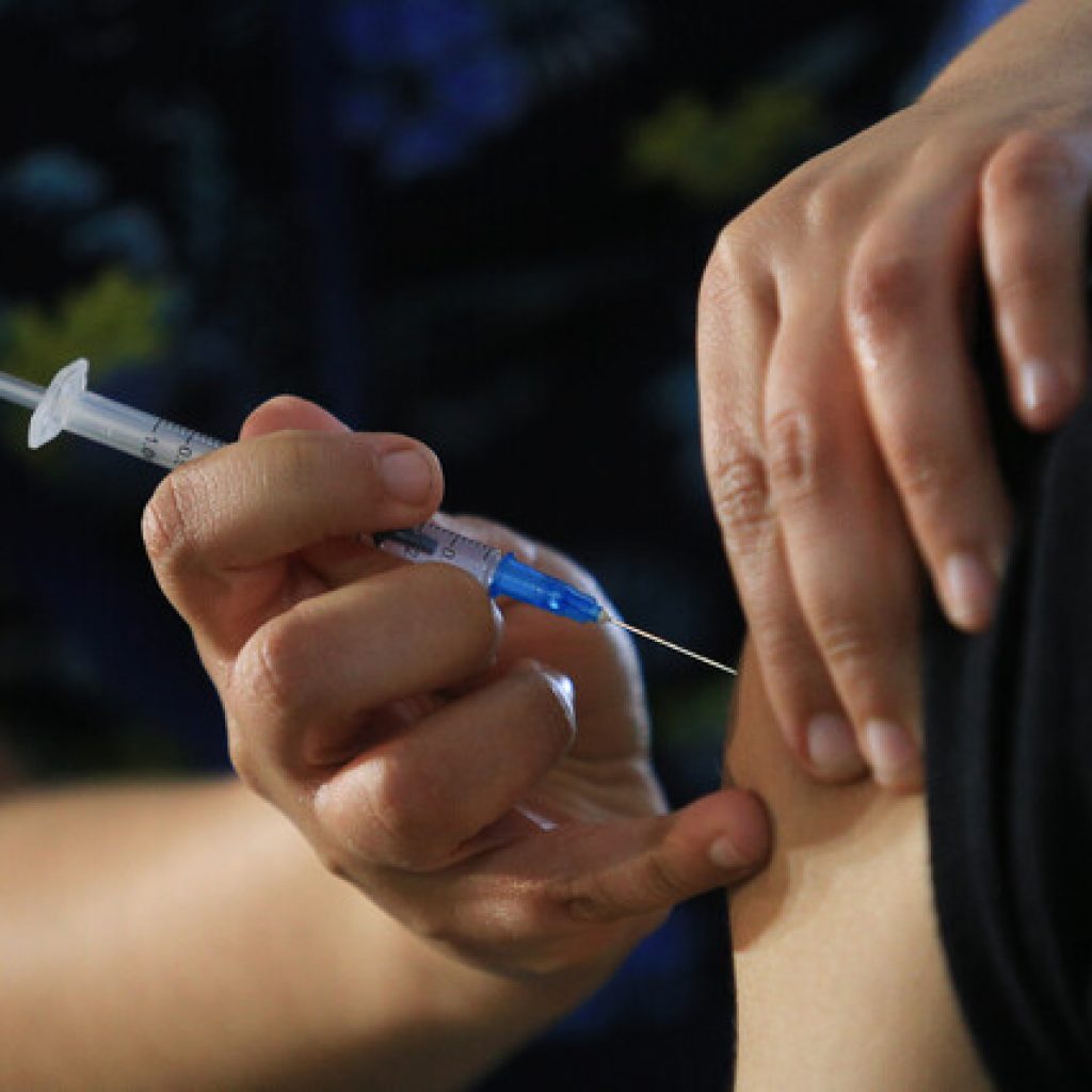 Mayores de 55 años deberán tener dosis de refuerzo para el Pase de Movilidad