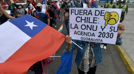 12 detenidos dejaron marchas contra inmigrantes en Santiago e Iquique