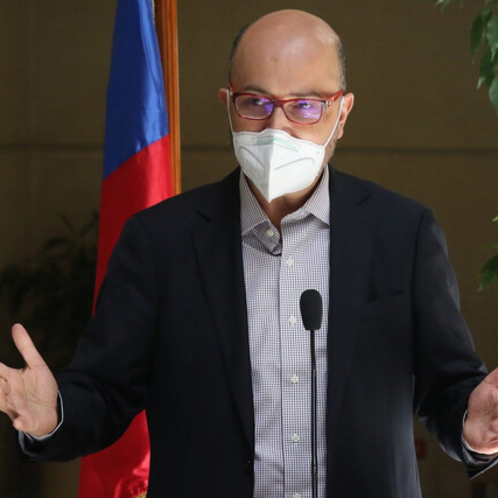 Ilabaca y cuarto retiro: “Lo que sucede con la senadora Goic es inentendible"