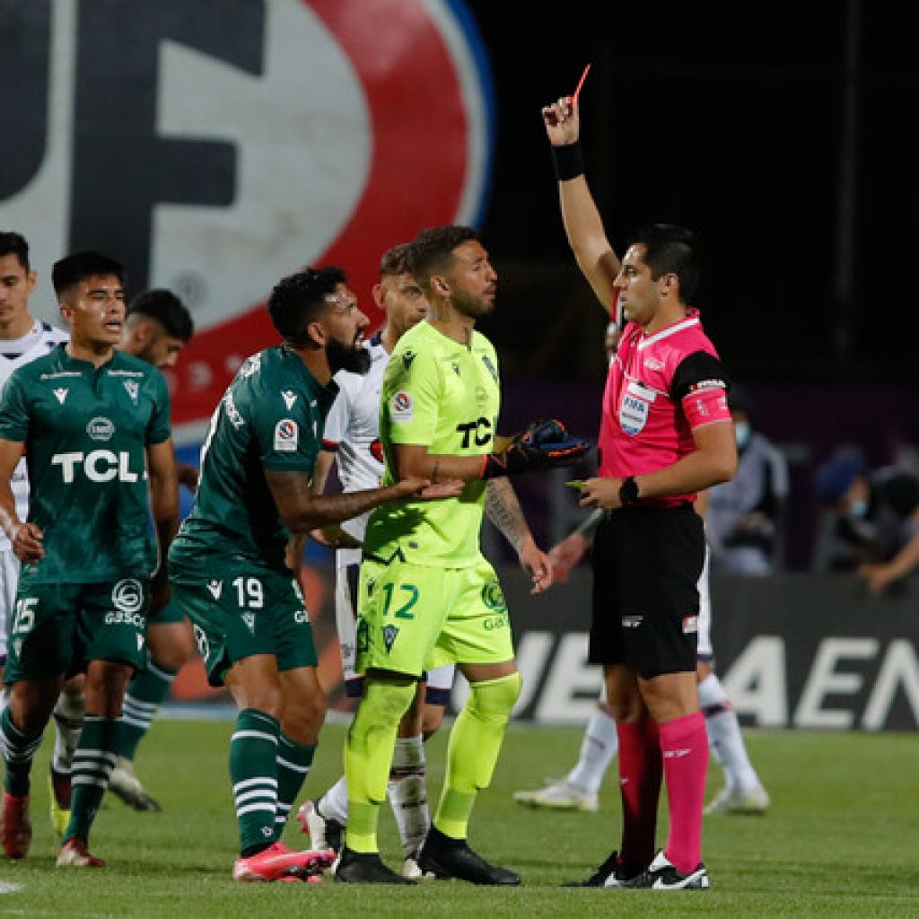 Sufre Santiago Wanderers: Ronnie Fernández fue suspendido por dos fechas