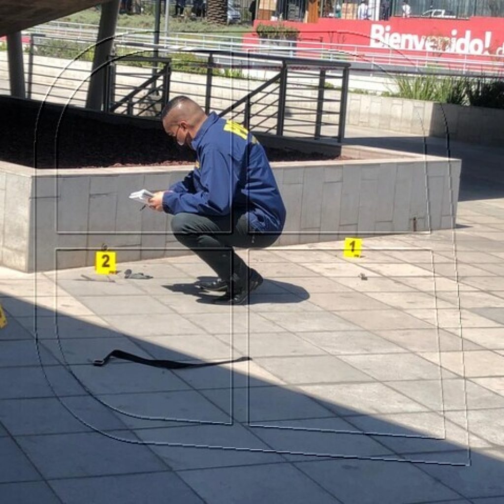 Disparan a hombre para robarle 39 millones de pesos en Mall Plaza Norte