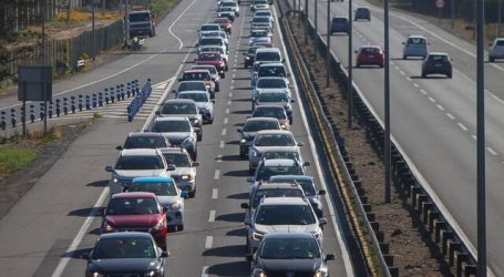 Más de 250 mil vehículos han salido de la Región Metropolitana