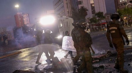 Nuevas protestas en Plaza Baquedano dejaron tres personas detenidas