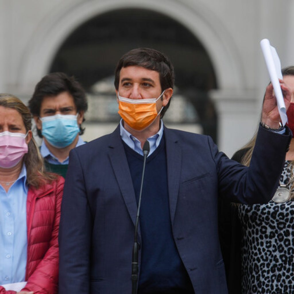 Diputados oficialistas se reúnen con el Gobierno para frenar proyecto de indulto