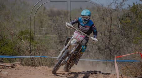 Jere Schiele y Tania González campeones de Chile en Moto Enduro