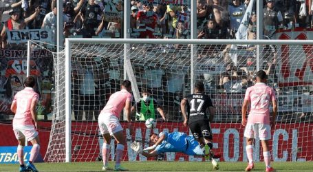 Colo Colo vino desde atrás para derrotar a la UC y acaricia el título