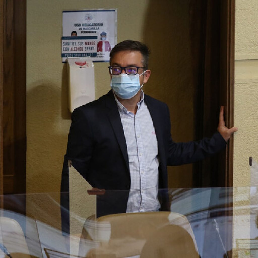 Silber manda ultimátum a Goic para tramitar cierre del comercio a las 19 horas