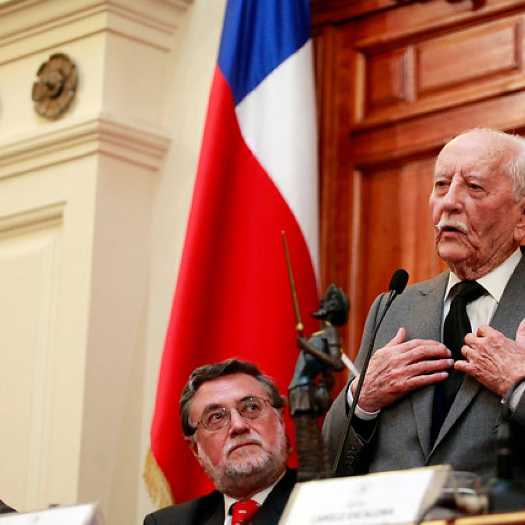 Mesa del Senado expresó sus condolencias por fallecimiento de Renán Fuentealba