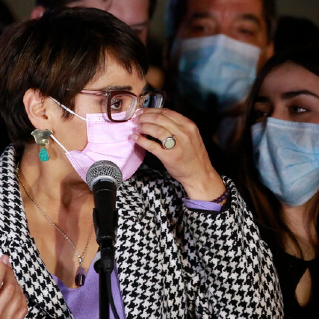 Tribunal Supremo de Comunes suspende militancia de Karina Oliva