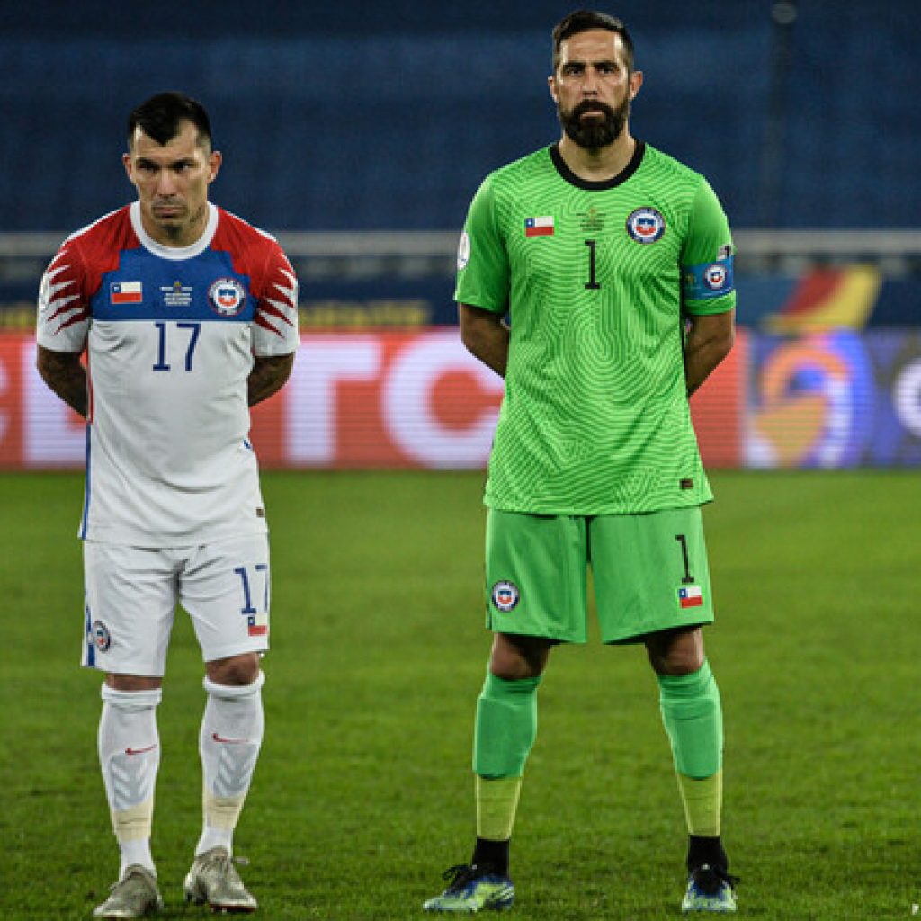 Bravo y Medel exteriorizaron su satisfacción por el 1-0 de la 'Roja' en Asunción