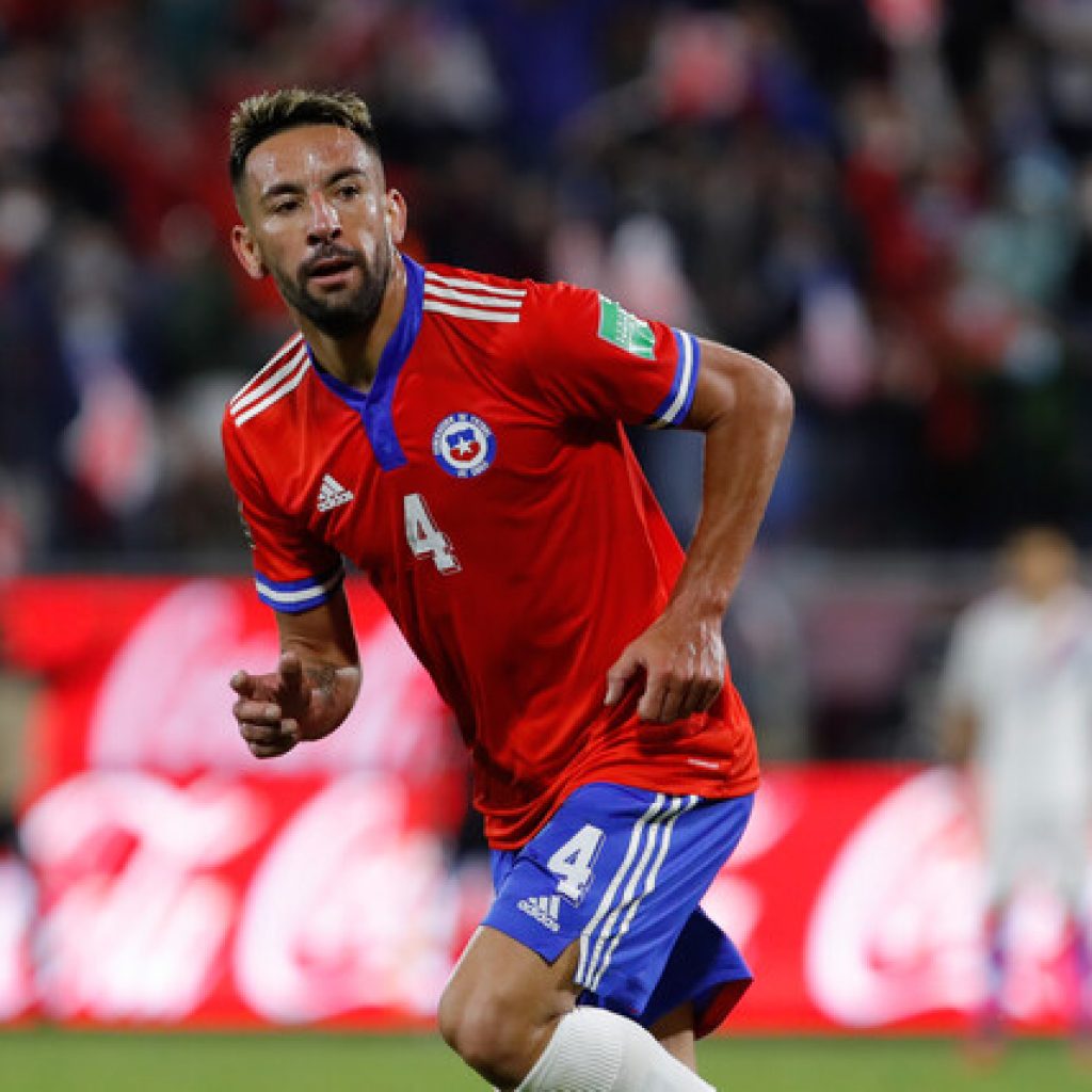 Mauricio Isla regresó a las prácticas de la 'Roja' tras cumplir cuarentena