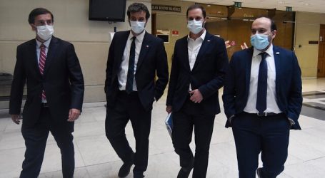 Gobierno lamentó aprobación de AC y acusó “show mediático” de la oposición