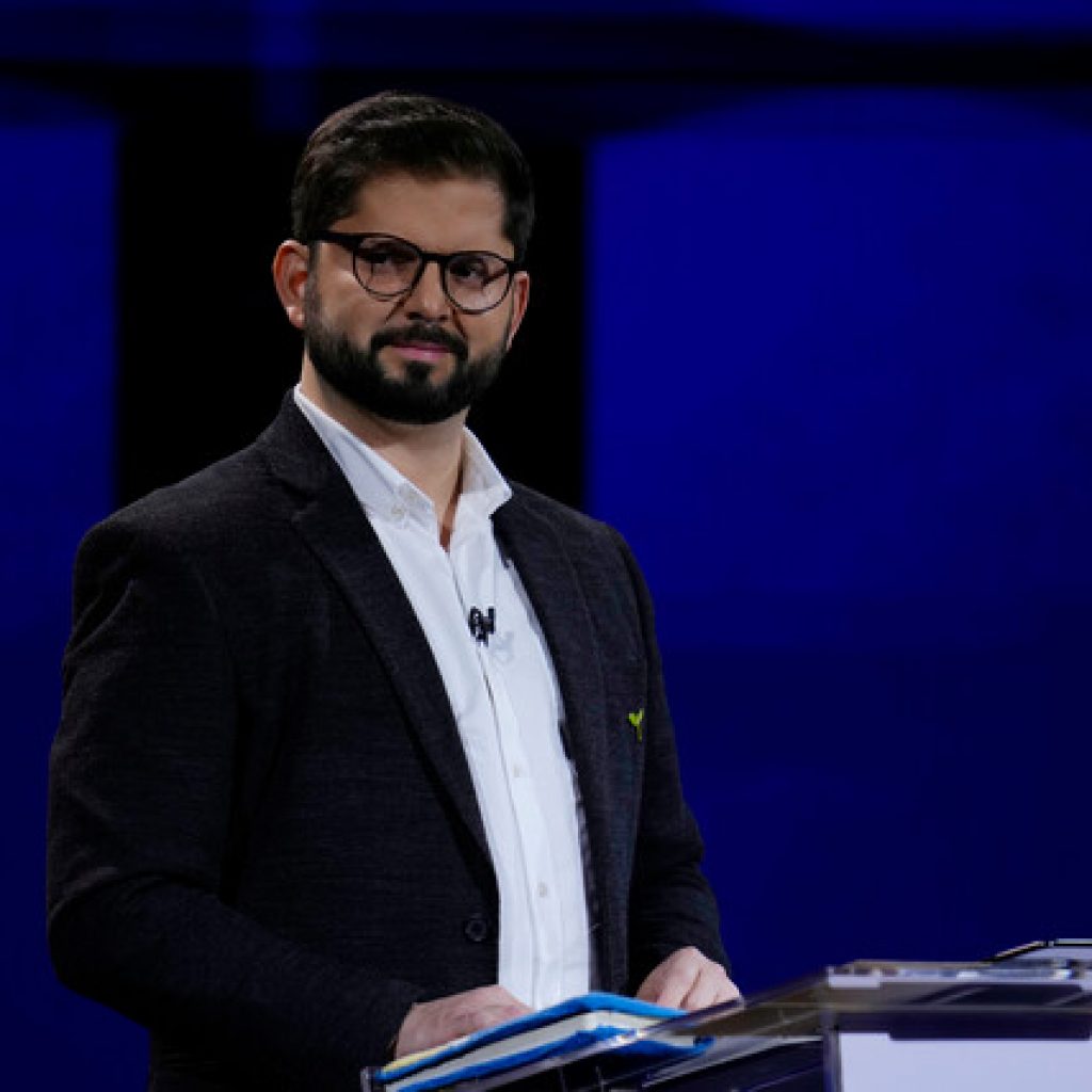 Boric: “Una persona que está cuestionada de esta manera no cuenta con mi apoyo”