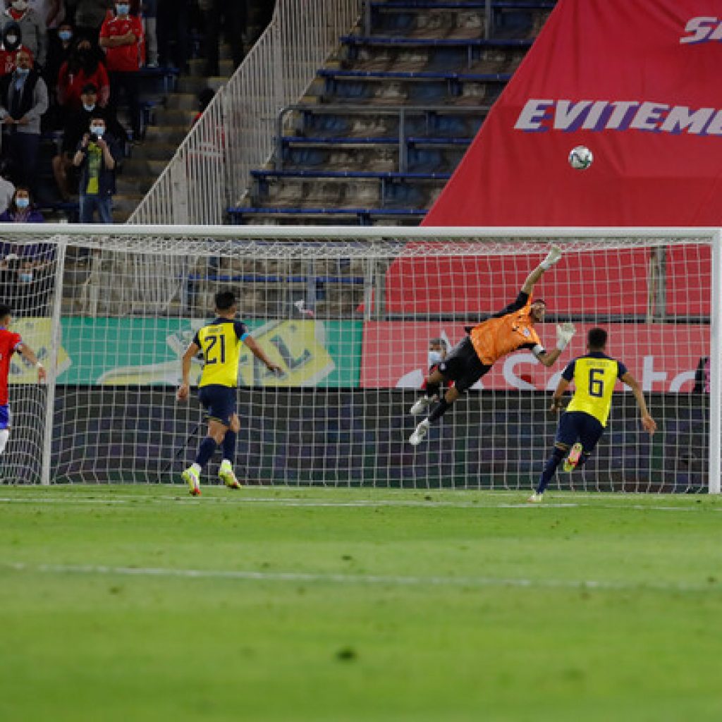 Claudio Bravo: "Lo vamos a seguir intentando. Nos vamos con la frente en alto"