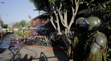 Siete personas mueren en incendio de cuatro viviendas en Cerro Navia