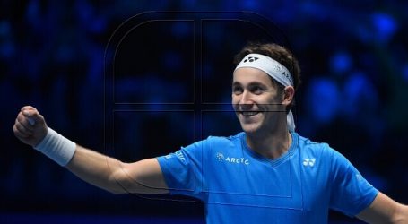 Tenis: Casper Ruud avanzó a las semifinales de las Finales de la ATP