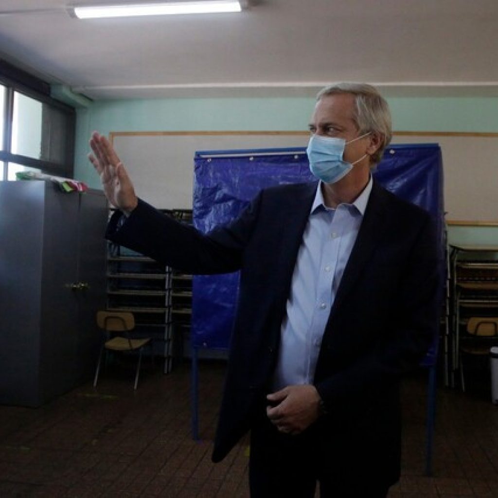 Kast tras votar: “Lo principal es que pueda concurrir mucha gente a votar”