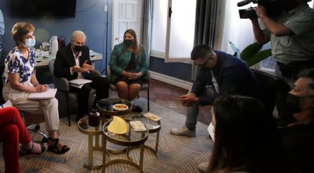 Kast presentó oficialmente a Paula Daza como parte de su campaña