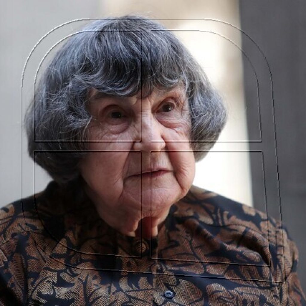 Alicia Vega recibe Orden al Mérito Artístico y Cultural Pablo Neruda