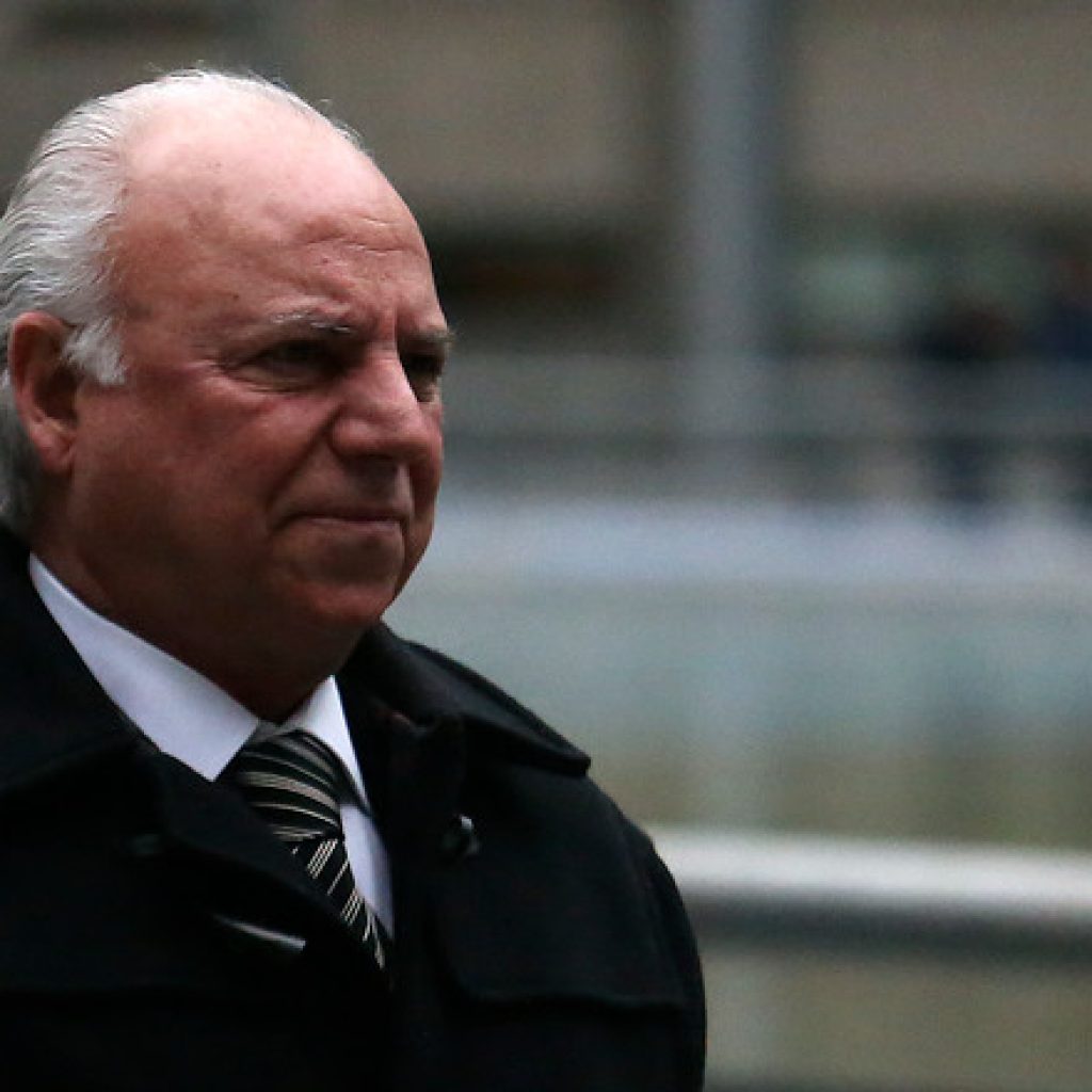 Ordenan arraigo nacional y arresto domiciliario de general (r) de Carabineros