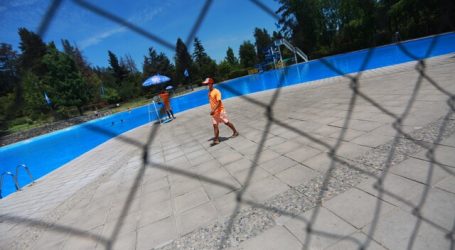 Piscinas públicas exigirán Pase de Movilidad durante la temporada estival