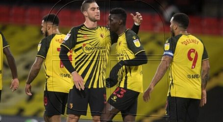 Premier League: Duelo del Watford de Sierralta es suspendido por el Covid-19