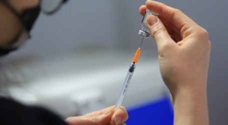 Grecia comienza a vacunar contra el COVID-19 a niños de entre cinco y once años