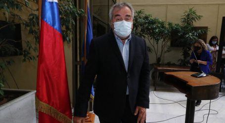 Ascencio pide a Piñera que vaya a Chiloé tras devastador incendio en Castro