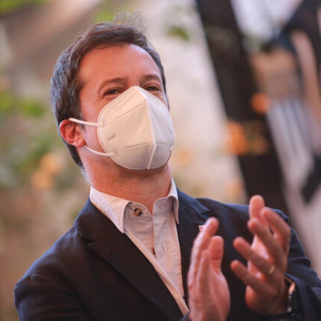 Economía firma acuerdo para que Pymes puedan expandir sus negocios a Alemania