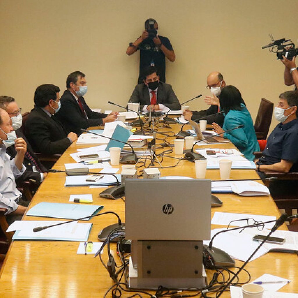 Comisión Mixta despachó proyecto que permite cuarto retiro de las AFP