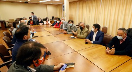 Alcaldes piden apoyo al Congreso para legislar baja del precio del gas