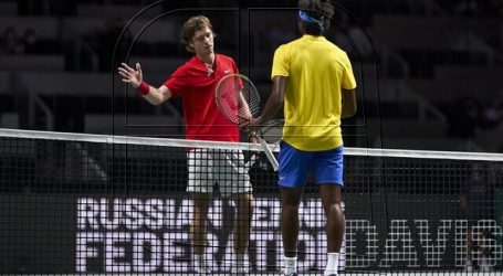 Tenis: Rusia avanzó con comodidad a las semifinales de la Copa Davis