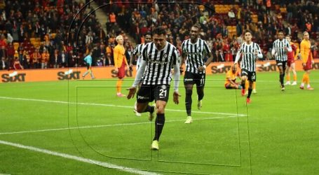 Turquía: César Pinares marcó en empate de Altay Spor en visita al Galatasaray