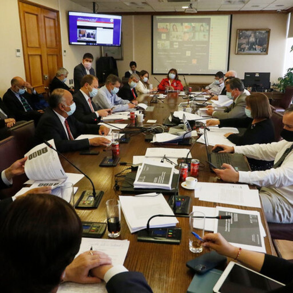 Reajuste sector público: Comisión de Hacienda inició el estudio de la iniciativa