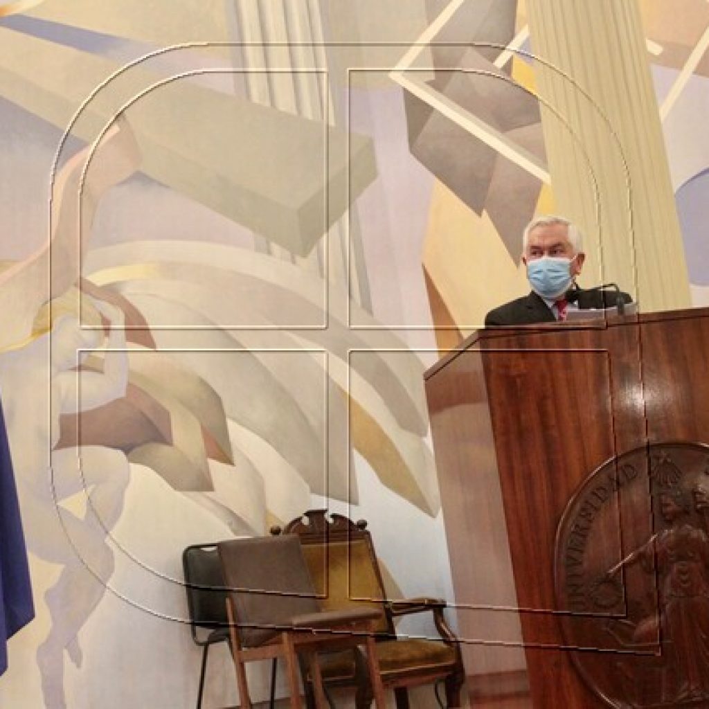 Paris participa en conmemoración de 150 años del Hospital del Salvador