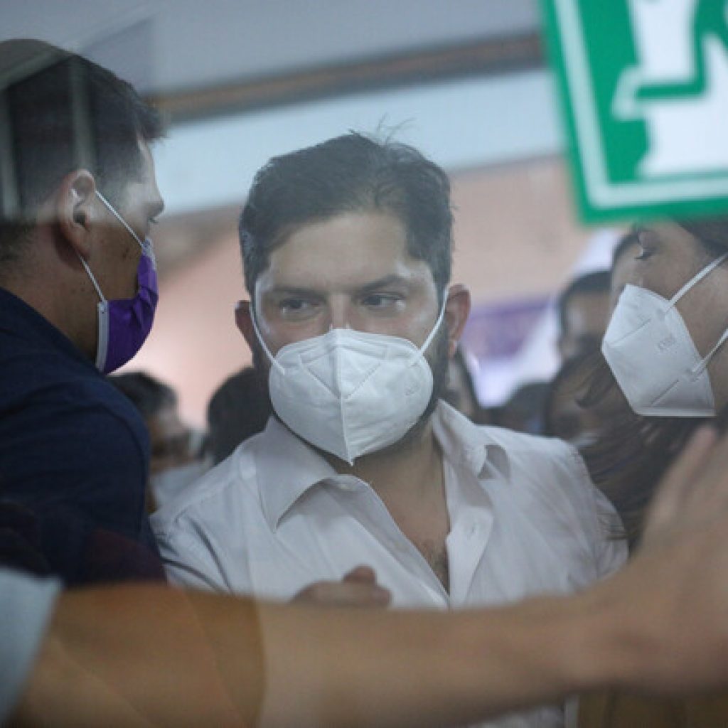 40 Premios Nacionales firmaron carta de apoyo a Gabriel Boric