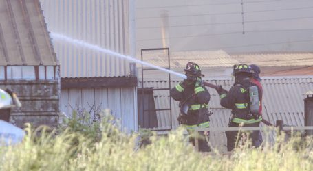 Incendio se registra en San José de Maipo: Hay viviendas afectadas